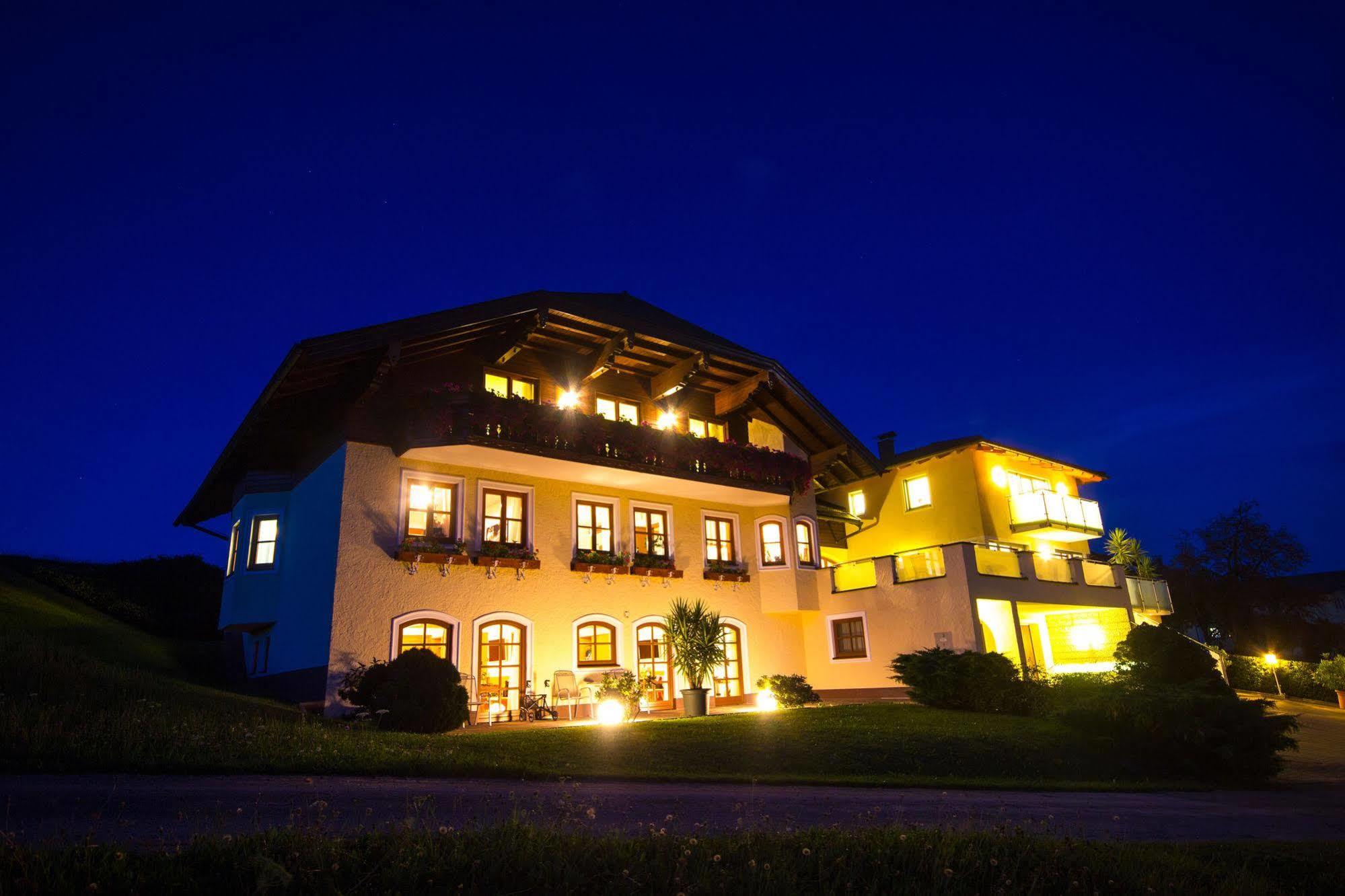 Guest house Gaestehaus Stabauer